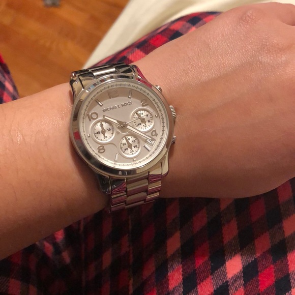 Michael Kors watch - Picture 2 of 4